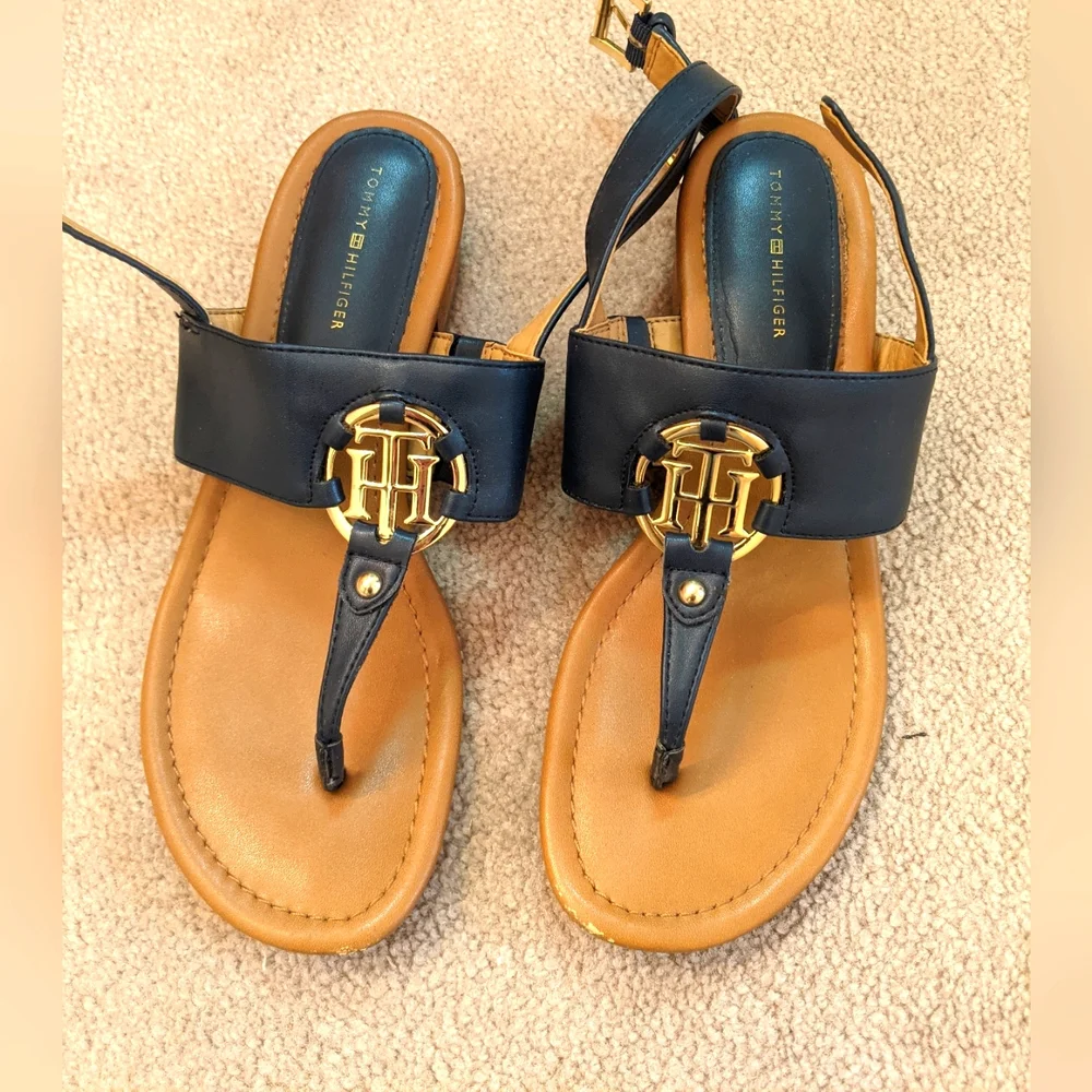 Tommy Hilfiger thong sandals, like new, worn twice, size 7 1/2 M